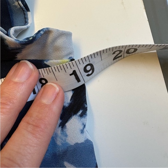 Calvin Klein High Neck Cap Sleeve Blue and White Blouse - Picture 11 of 13